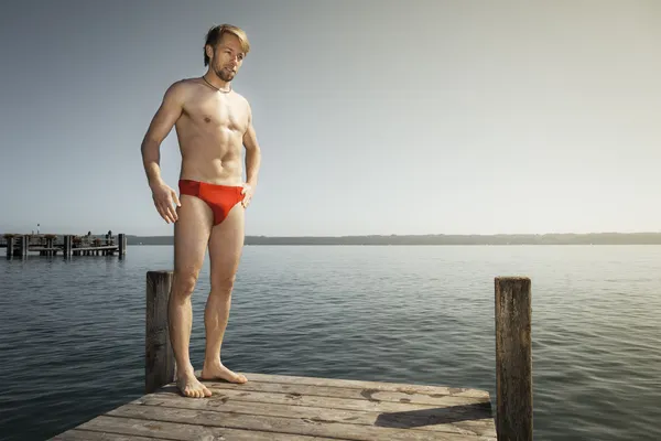 Man at the lake — Stock Photo, Image