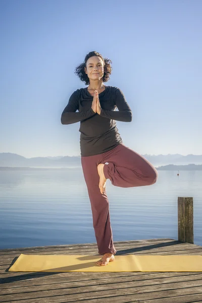 Yoga vrouw — Stockfoto