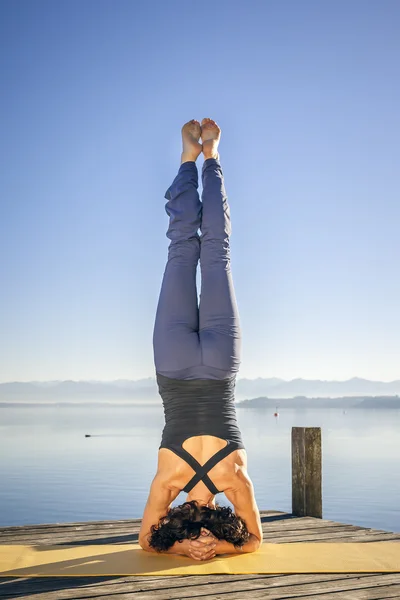 Yoga kvinna — Stockfoto