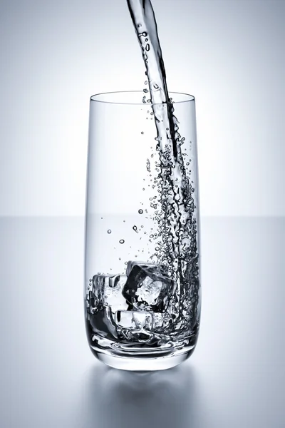 Glas water — Stockfoto