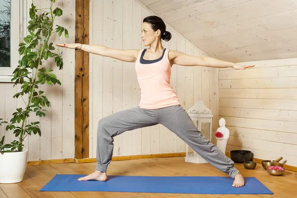 Yoga kvinna — Stockfoto