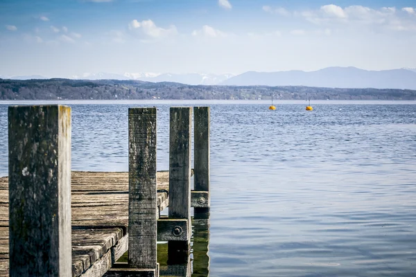 Holzsteg — Stockfoto