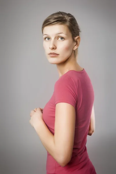 Vrouw staand — Stockfoto