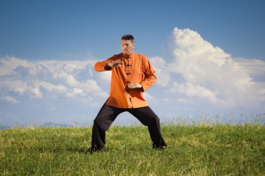 Qi gong açık