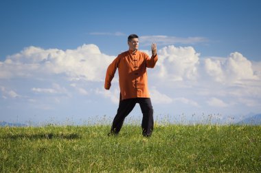 Qi gong açık