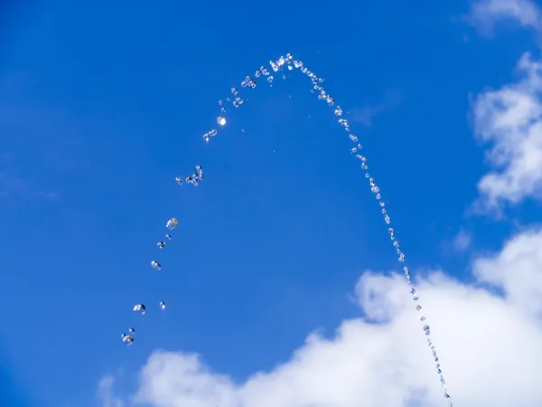 青い空の噴水 — ストック写真