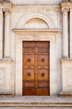 pienza İtalya ahşap kapı