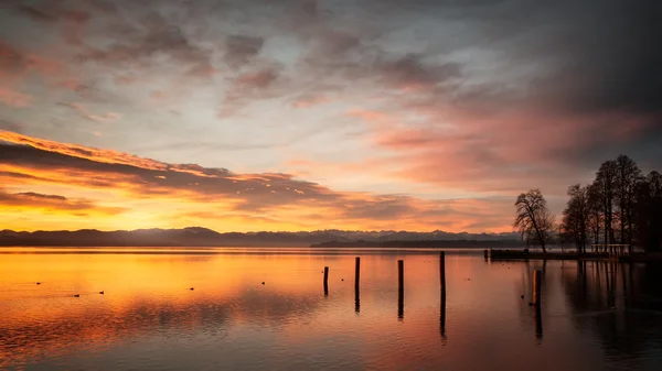 Starnberg sjö i Tyskland sunrise — Stockfoto