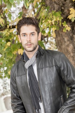 Genç adam.