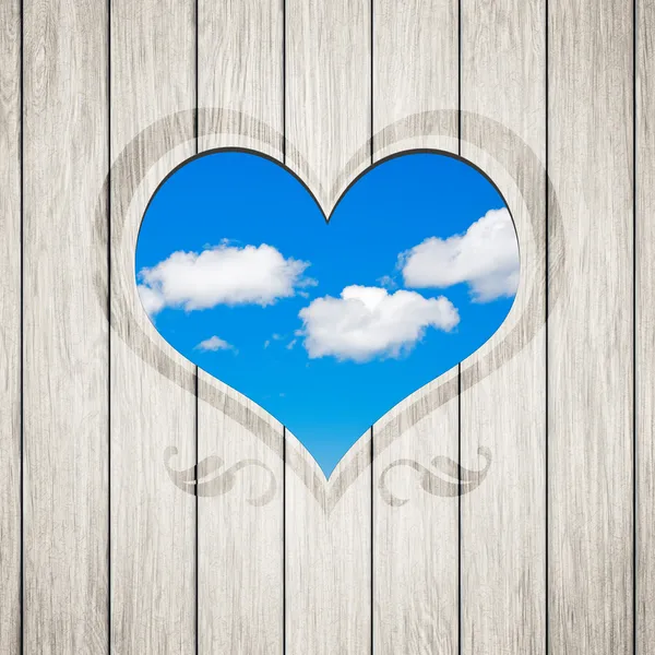 Dřevěné srdce mraky — Stock fotografie
