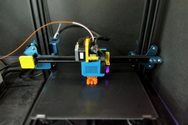 Tipik bir 3D yazıcının resmi