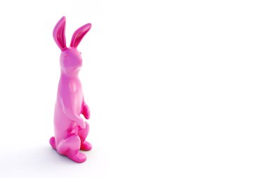 Pembe Tavşan Paskalya Tavşanı figürü. 3B illüstrasyon