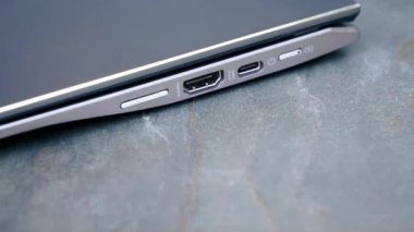 Not defteri yakınlaştırma hareketinde HDMI soketi