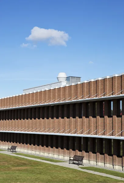 Edificio de oficinas retro — Foto de Stock