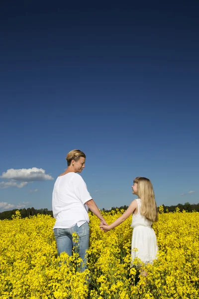 Mutter und Tochter — Stockfoto