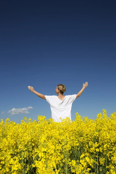 Sommerfrau — Stockfoto