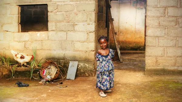 Siyah Afrikalı kız evde — Stok fotoğraf