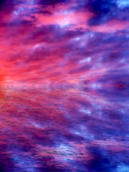 Céu rosa e roxo sobre a água — Fotografia de Stock