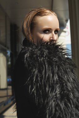 Yüksek moda portre güzel cinsel kadın modeli