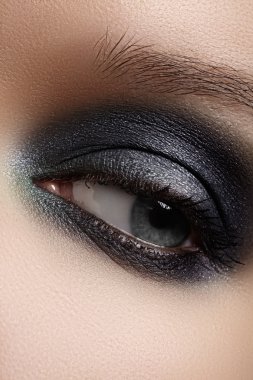 Makro çekim güzel kadının yüz bölümü. Sağlık, kozmetik ve makyaj