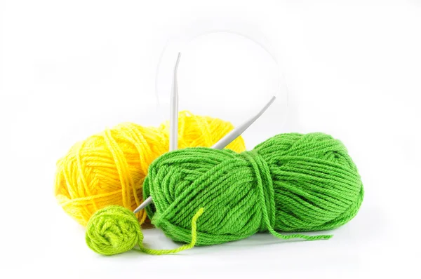 Yarn and needles for kniting — Stock Photo, Image