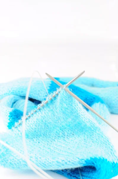 Knitting a scarf — Stock Photo, Image