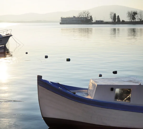 Boat in calm waters — Stock Photo, Image