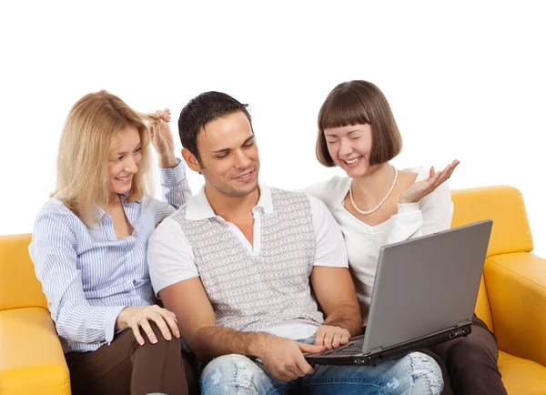 Gelukkig young met laptopcomputer — Stockfoto