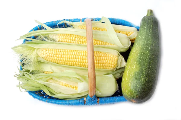 Mazorcas de maíz con calabacín —  Fotos de Stock