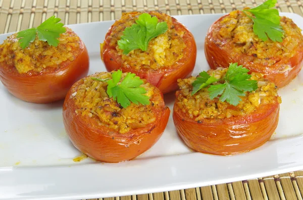 Gebackene gefüllte Tomaten — Stockfoto