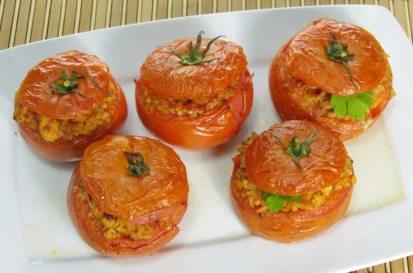 Tomates rellenos al horno —  Fotos de Stock