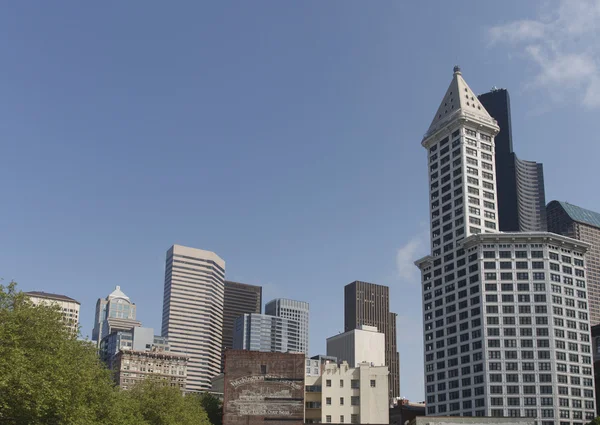 Seattle skyline op een zonnige dag — Stockfoto