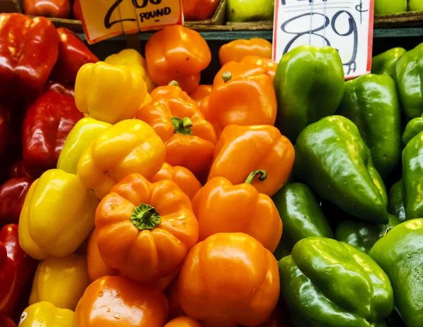 Bell Peppers For Sale in Market — Stock Photo, Image