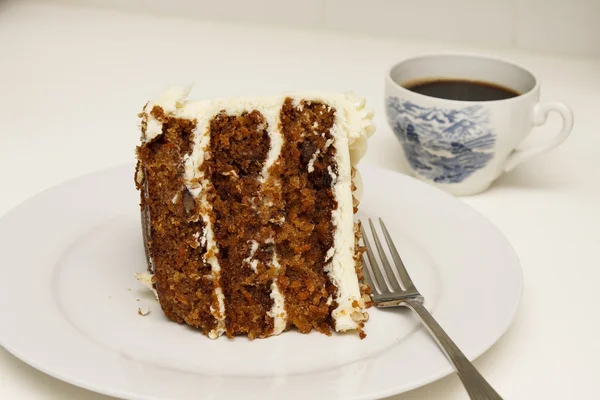 Mrkvový koláč a kávu — Stock fotografie