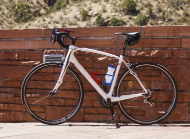 duvara karşı Bisiklet