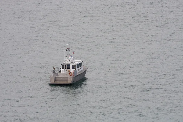 Sheriff Boat Moving Away — Stock Photo, Image