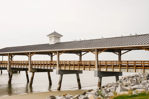 Long Empty Pier in Winter — Stock Photo, Image