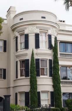 yuvarlak üç katlı Körfezi