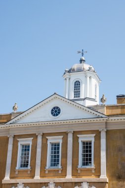 eski altın sıva yapı weathervane ve kubbe ile