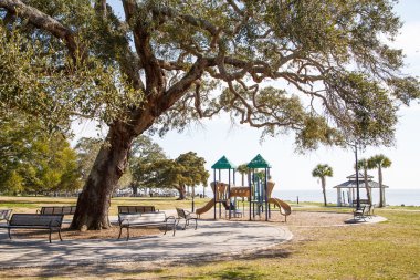 Sahil park ve oyun alanında winter.jpg