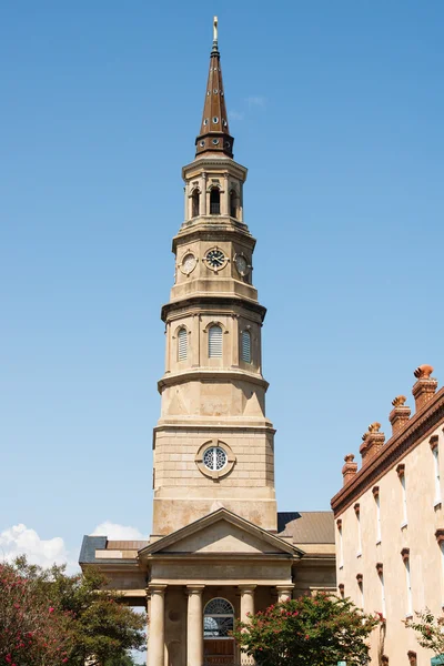 Brown Stone Steeple en la Iglesia — Foto de Stock