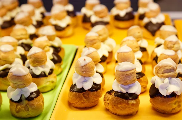 Puff Pastry with Chocolate and Vanilla Icing — Stock Photo, Image