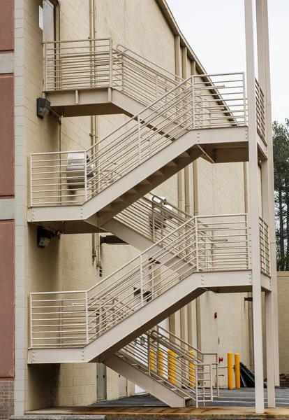 Escaliers en métal beige — Photo