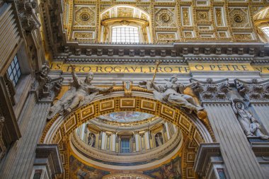 heykeller ve freskler