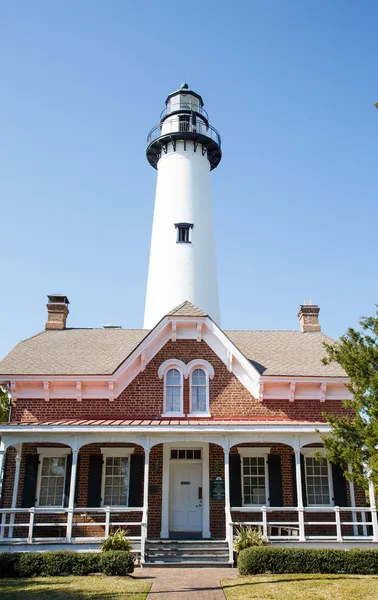SSI Lighthouse Behind Brick House — Stock Photo, Image