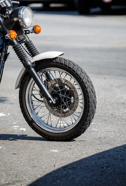 Rueda delantera en motocicleta —  Fotos de Stock