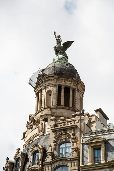 Estátua alada na cúpula de Barcelona — Fotografia de Stock