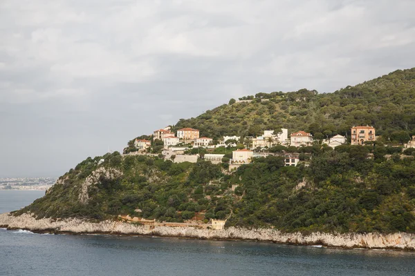 Luxuswohnungen an der Küste von Südfrankreich — Stockfoto