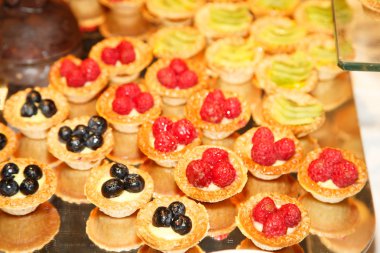 yaban mersini ve ahududulu tart