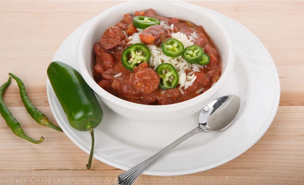 Frijoles rojos y arroz con chiles Jalapeños — Foto de Stock